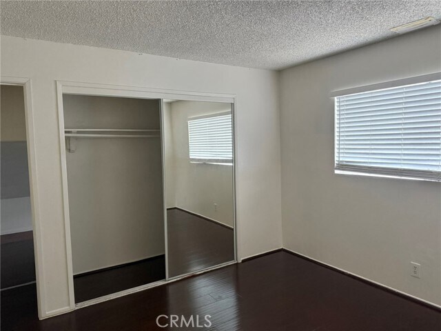 Foto del edificio - 221 E 25th St