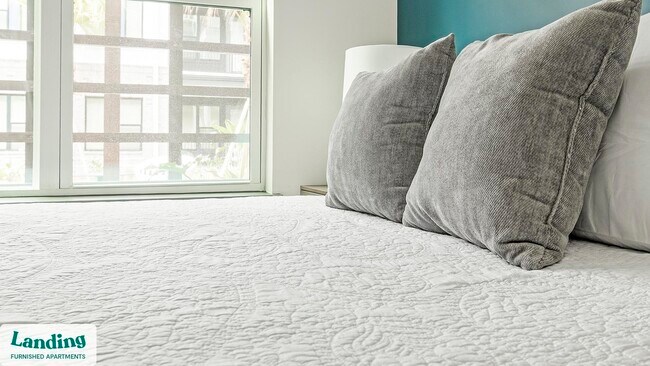 Foto del edificio - 944 Broadcast Pl