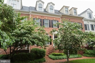Building Photo - 8857 Ashgrove House Ln