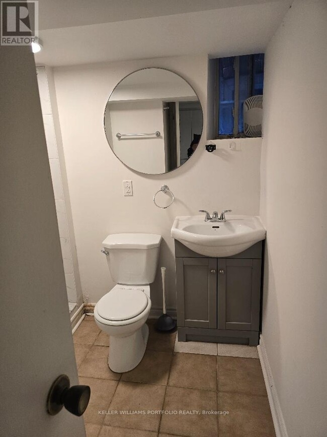 Building Photo - 223 Fairview Ave