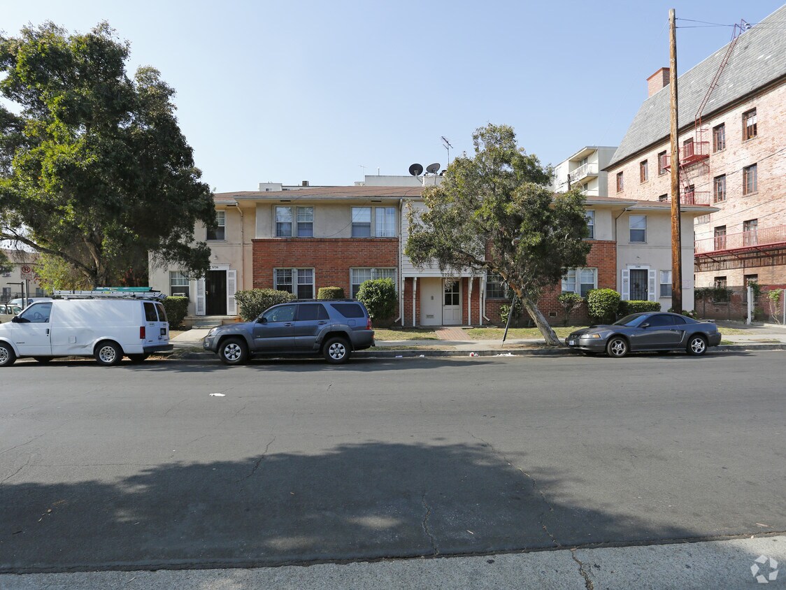 Foto del edificio - 3730-3740 W 9th St