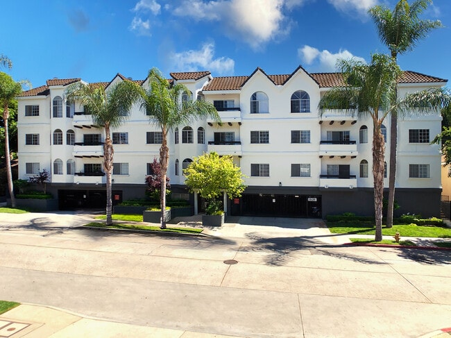 14430 Benefit St, Sherman Oaks CA - 14430 Benefit St