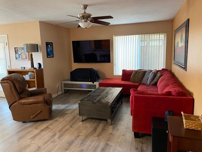 Photo - 4850 E Desert Cove Ave Apartment