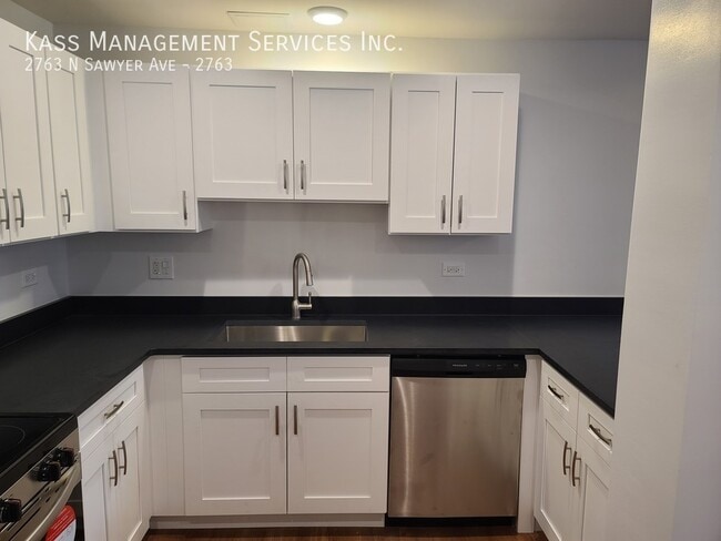 Foto del edificio - 2763 N Sawyer Ave