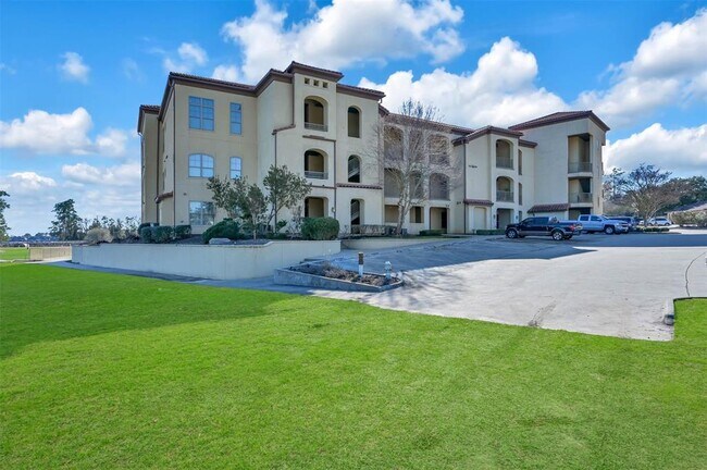 Building Photo - 17040 W Farm To Market 1097