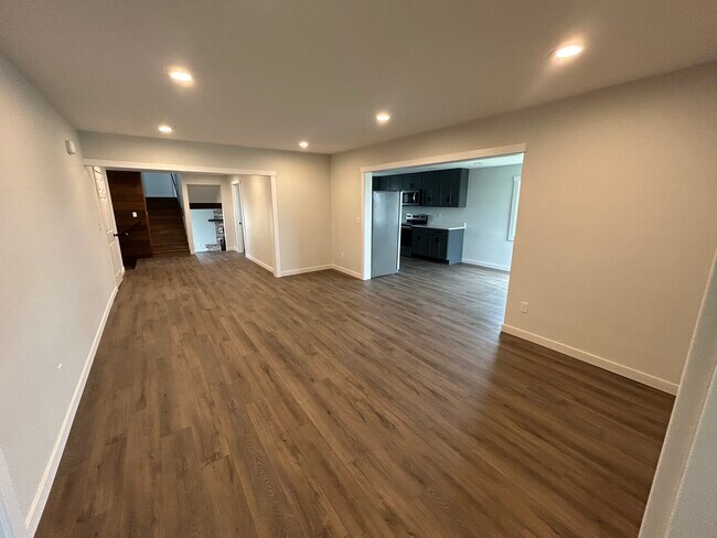 Foto del edificio - 112 H Street Rd