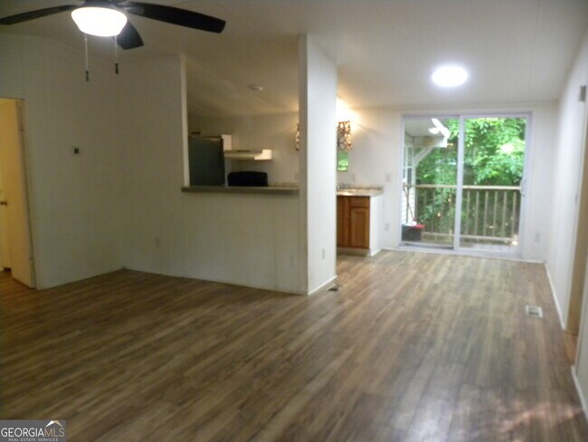 Foto del edificio - 158 Bell Acres Rd