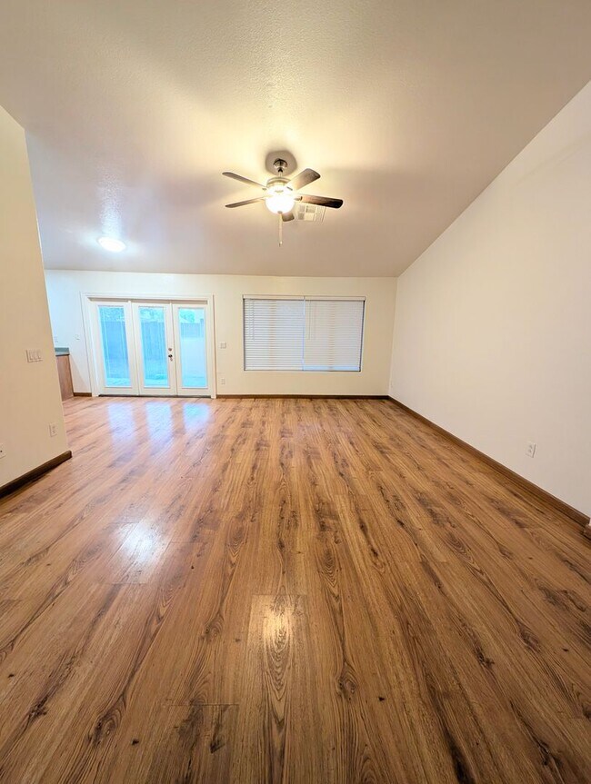 Foto del edificio - AVAILABLE NOW Beautiful Home with Sparkling Pool in Superstition Springs!!