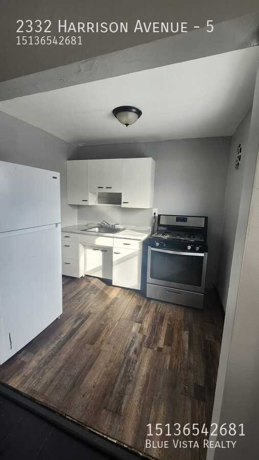 Foto del edificio - 2332 Harrison Ave