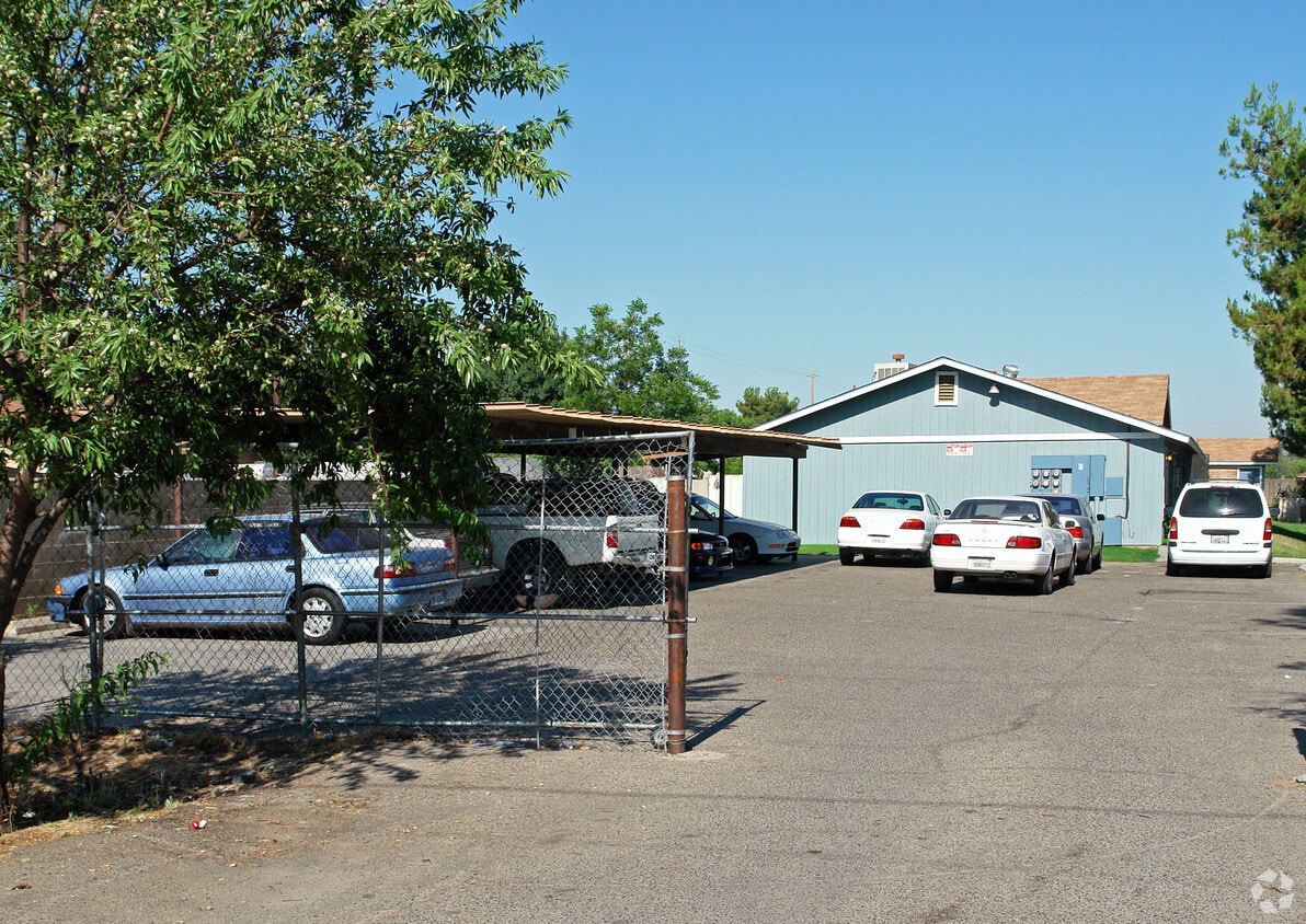 Building Photo - 1017 N Crystal Ave