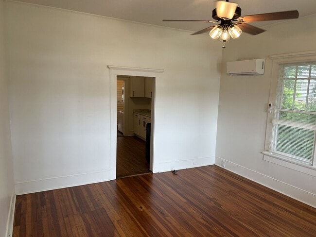 Building Photo - 908 1st Ave