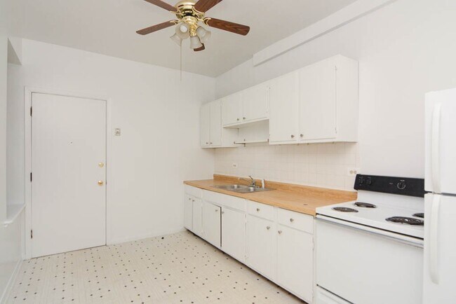 Foto del edificio - 2319 N Kedzie Blvd