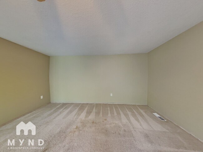 Building Photo - 3711 SE Sunrise Dr