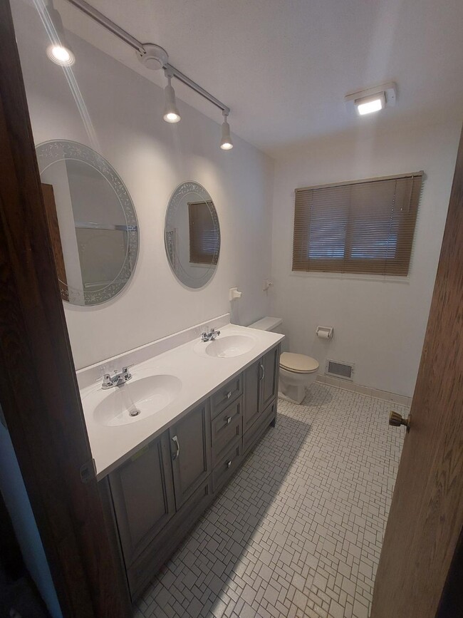 Bathroom - Unit 2 - 5340 Russell Ave N