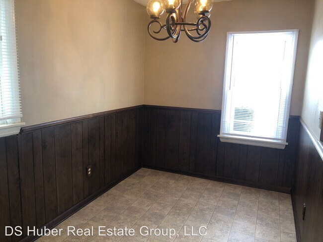 Building Photo - 2 br, 1 bath House - 615 E Sheridan Rd