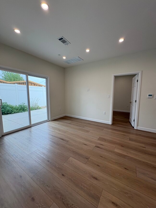 Sala de estar - 15857 Stare St