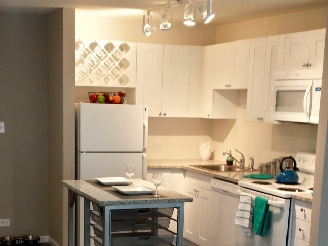 Foto principal - 862 N Dewitt Pl