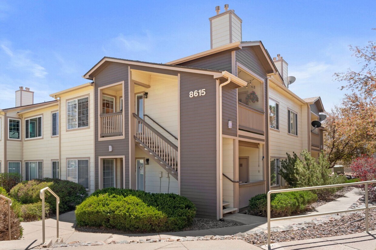 Foto principal - Best 2 Bed, 2 Bath Condo in Willow Ranch.