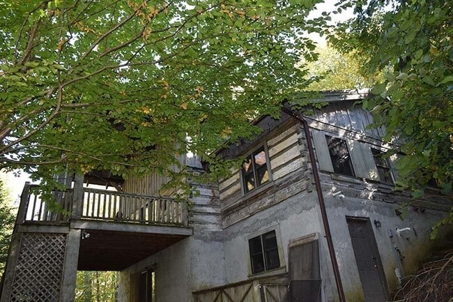 Building Photo - Sugar Mountain Cabin Home! Large, Finished Basement!