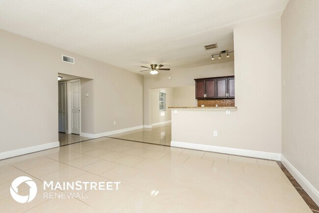 Building Photo - 1123 Suncrest Dr