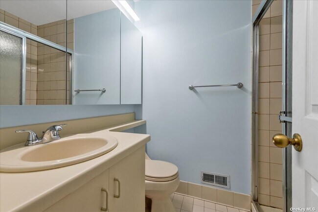 Building Photo - 68 Oak Park Dr