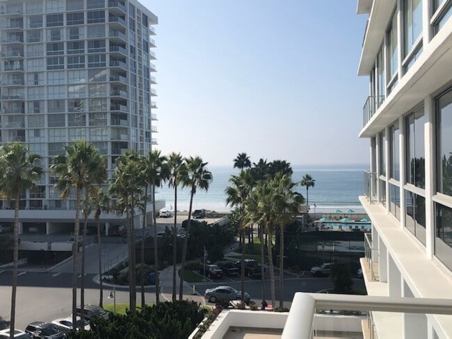 Building Photo - 1810 Avenida Del Mundo