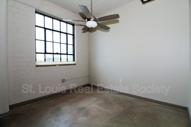 Foto del edificio - 8125 Michigan Ave