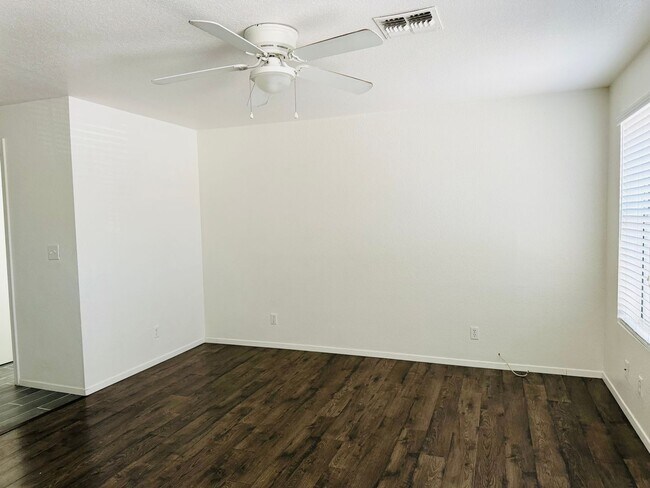 Building Photo - LONG TERM 2BD/1.5 BATH 2-STORY CONDO AVAIL...