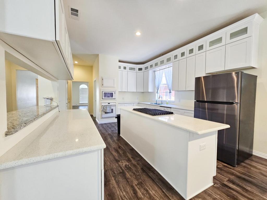 Primary Photo - 1312 Bentley Dr