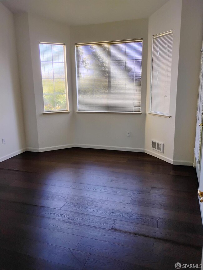 Foto del edificio - 2902 Hastings Shore Ln