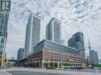 Building Photo - 17-3717 Bathurst St