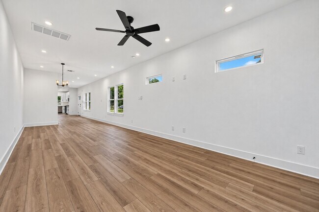 Foto del edificio - 7903 Sunnyhill St
