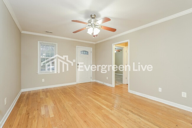 Foto del edificio - 1648 Thompson Dr