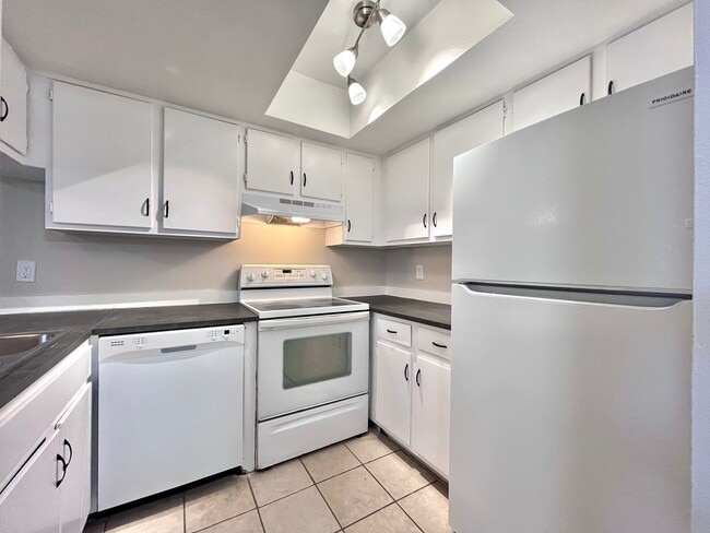 Building Photo - Inertio