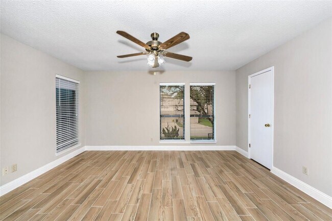 Foto del edificio - 1435 Hampton Rd