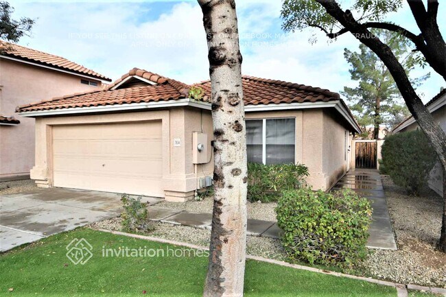 Foto del edificio - 7934 W Laurel Ln