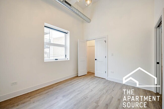 Foto del edificio - 4731 N Western Ave