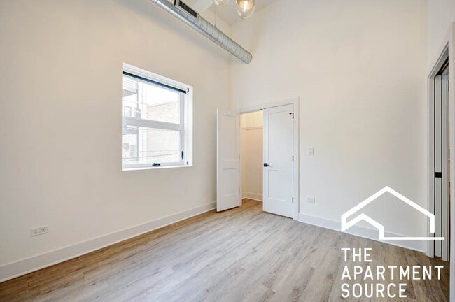 Building Photo - 4731 N Western Ave