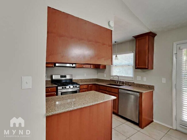 Building Photo - 429 Sherwood Cir