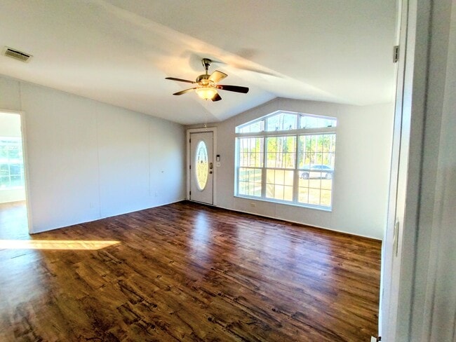 Foto del edificio - 299 Cayenne St