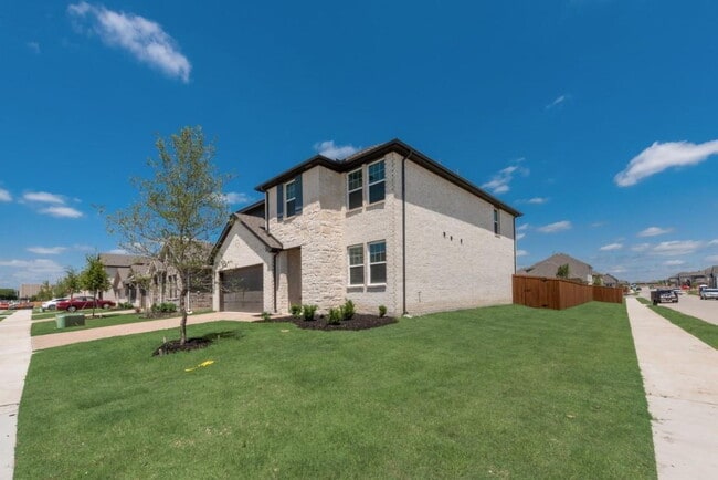 Building Photo - 2404 Swallowtail St