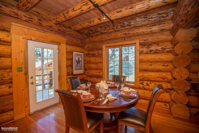 Foto del edificio - 173 Hawthorne Ln