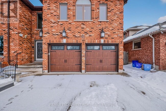 Building Photo - 41 Candor Crescent