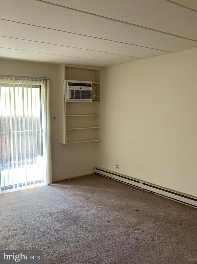 Building Photo - 400 Winding Way
