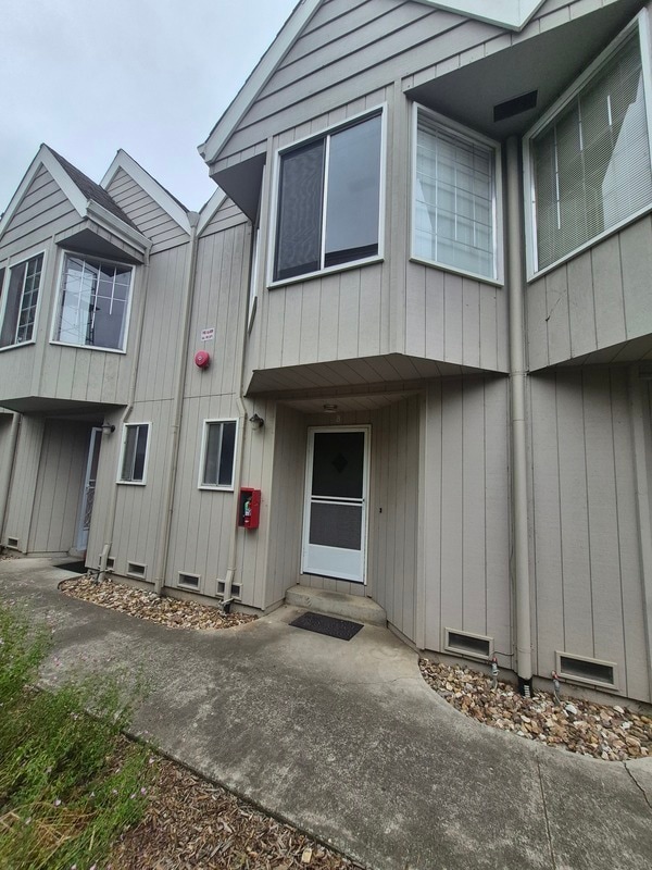 Building Photo - 523 Prince Ave