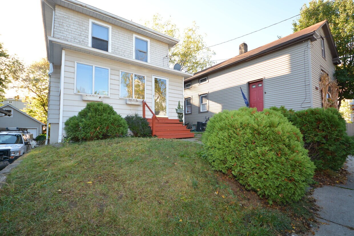 Foto principal - 4546 Leo St