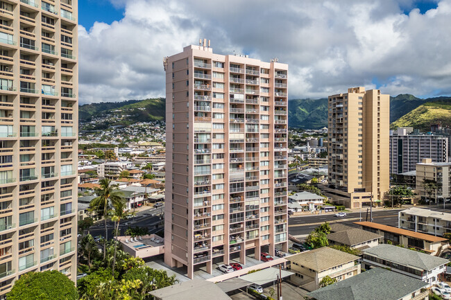 Building Photo - Kapiolani Gardens