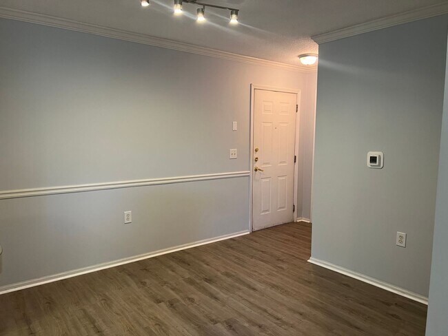 Foto del edificio - Great First Floor Condo in the Reserve at Woodbridge