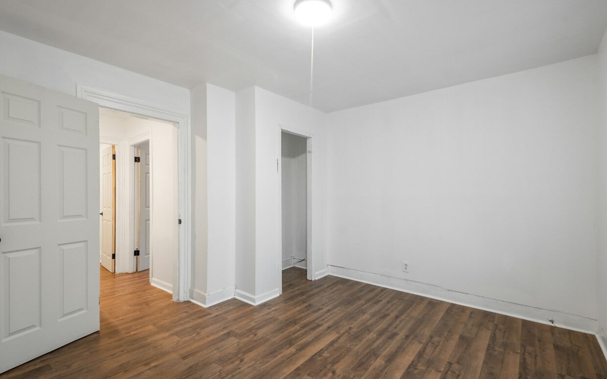 Primary Photo - 1361 E 45th St