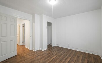 Building Photo - 1361 E 45th St
